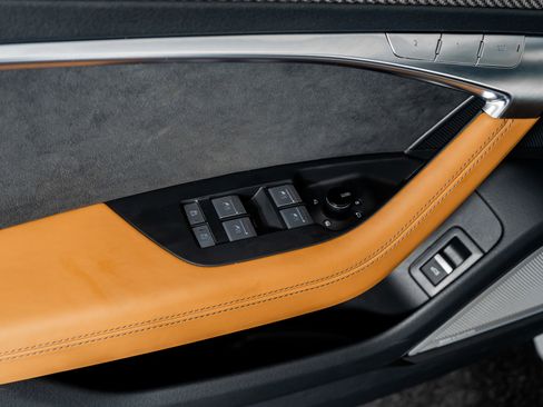 Used 2025 Audi RS 6 performance image 48