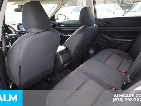 Used 2024 Nissan Altima 2.5 SV image 18