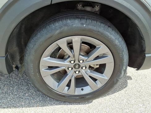 Used 2023 Ford Explorer XLT w/ Equipment Group 202A RWD image 21