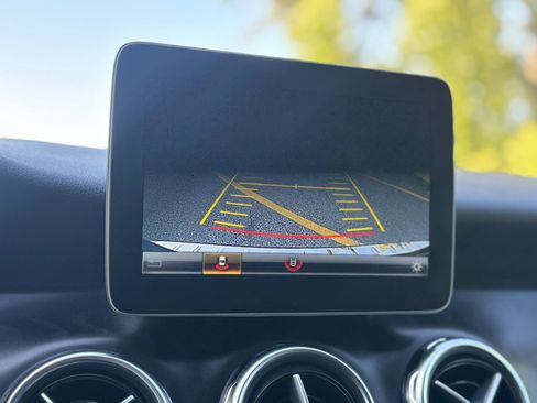 Used 2019 Mercedes-Benz GLA 250 image 32