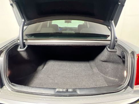 Used 2019 Chrysler 300 Touring L w/ Quick Order Package 22F image 34