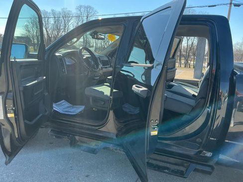 Used 2016 RAM 1500 Express w/ Black Ram 1500 Express Group image 9