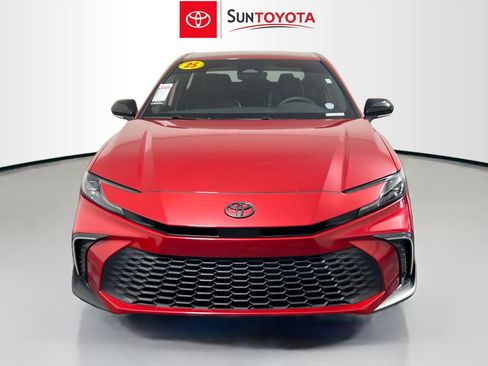 Used 2025 Toyota Camry SE FWD image 10