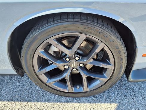 Used 2022 Dodge Challenger R/T image 9