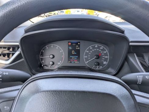 Used 2025 Toyota Corolla LE FWD image 24
