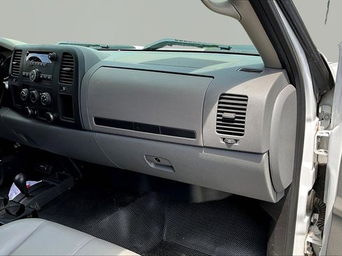 Used 2013 Chevrolet Silverado 2500 W/T AWD/4WD image 18