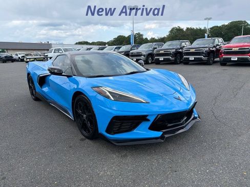 Used 2021 Chevrolet Corvette Stingray Premium Conv w/ Z51 Performance Package RWD image 2