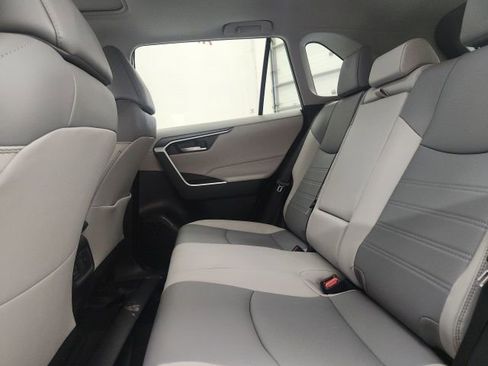 Used 2025 Toyota RAV4 XLE Premium FWD image 10
