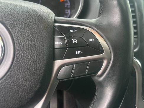 Used 2018 Jeep Grand Cherokee Altitude RWD image 21