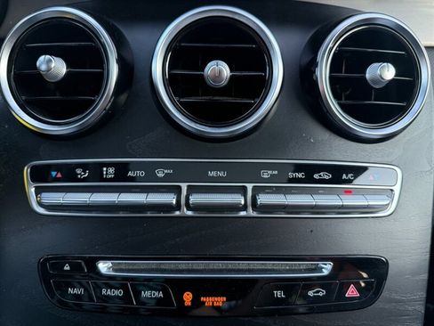 Used 2019 Mercedes-Benz GLC 300 w/ Premium Package image 45