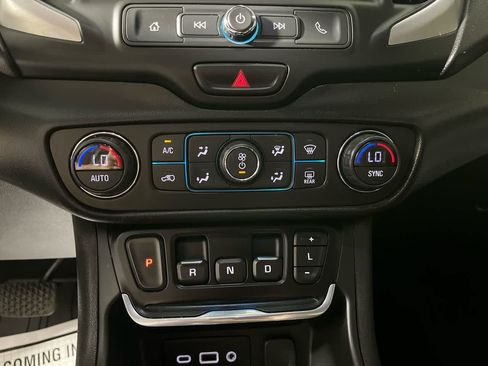 Used 2021 GMC Terrain SLE w/ Driver Convenience Package FWD image 21