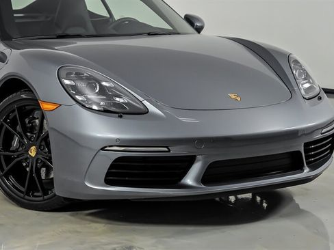 Used 2025 Porsche 718 Cayman RWD image 3