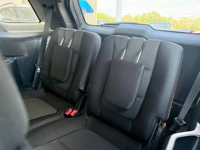 Used 2018 Ford Explorer XLT w/ Equipment Group 201A FWD image 7