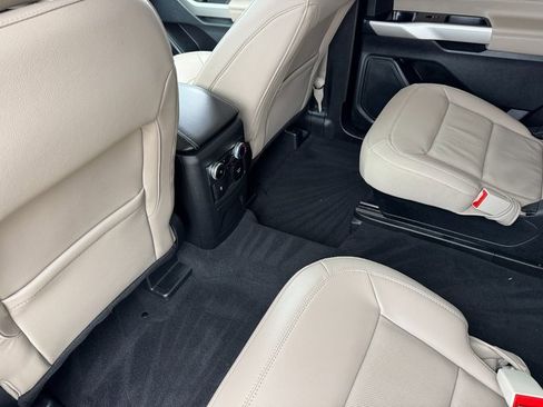 Used 2023 Ford Explorer Limited w/ Equipment Group 301A image 17