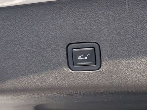 Used 2023 Chevrolet Traverse Premier w/ Redline Edition FWD image 15