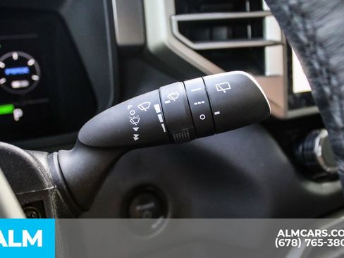 Used 2025 Toyota Sequoia 4WD image 33