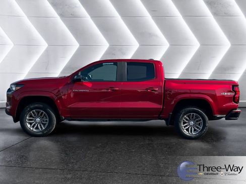 Certified 2023 Chevrolet Colorado LT w/ LT Convenience Package II AWD/4WD image 2