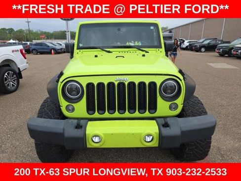 Used 2017 Jeep Wrangler Unlimited Sahara w/ Connectivity Group image 2