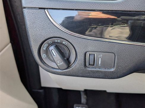 Used 2019 Dodge Grand Caravan SXT image 20