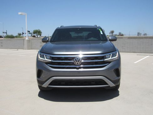 Used 2020 Volkswagen Atlas Cross Sport SEL Premium AWD/4WD image 3