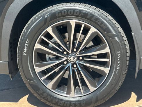 Certified 2025 Toyota Grand Highlander AWD Hybrid image 34