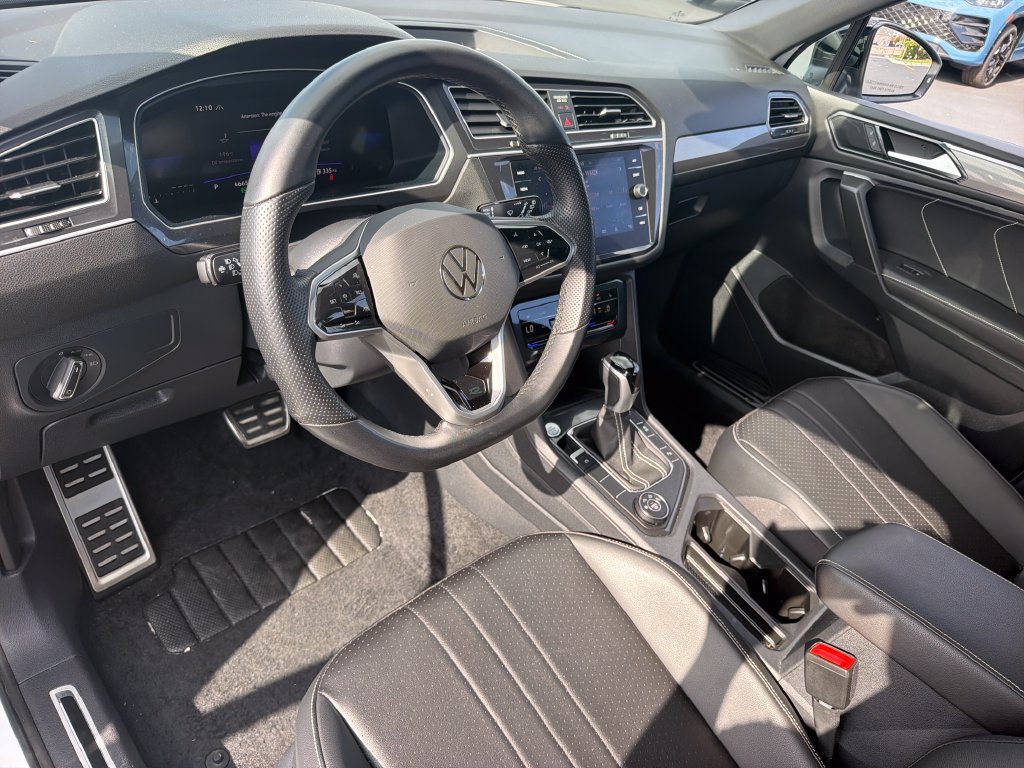 Certified 2024 Volkswagen Tiguan SE R-Line AWD/4WD image 8