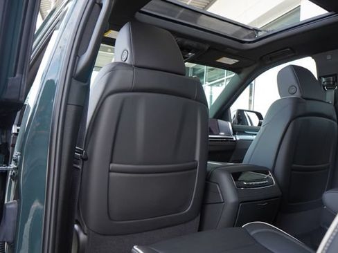Used 2026 Cadillac Escalade Sport w/ LPO, ONYX Package RWD image 34