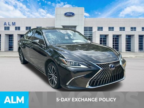 Used 2022 Lexus ES 300h w/ Premium Package FWD image 3