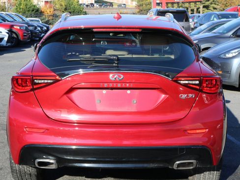 Used 2019 INFINITI QX30 image 7
