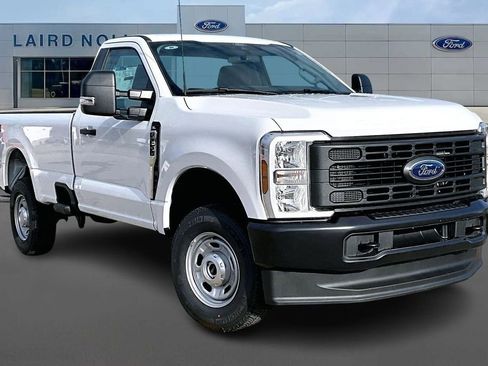 New 2026 Ford F250 XL w/ F-250 >10K GVWR Package image 2