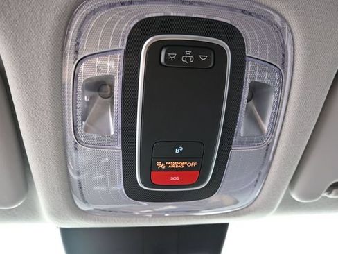 Used 2025 Hyundai Kona SEL AWD/4WD image 28