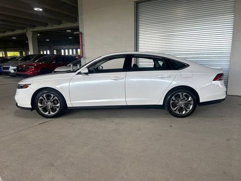 Used 2024 Honda Accord EX image 2