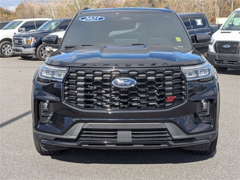 Used 2025 Ford Explorer ST image 8