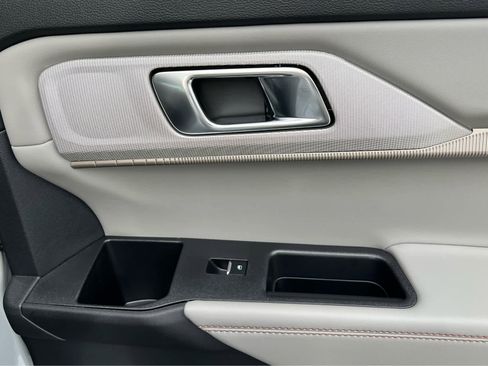 New 2026 Ford Explorer Active w/ Active Comfort Package image 22