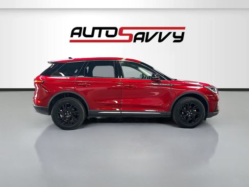 Used 2024 Lincoln Corsair AWD w/ Equipment Group 101A image 8