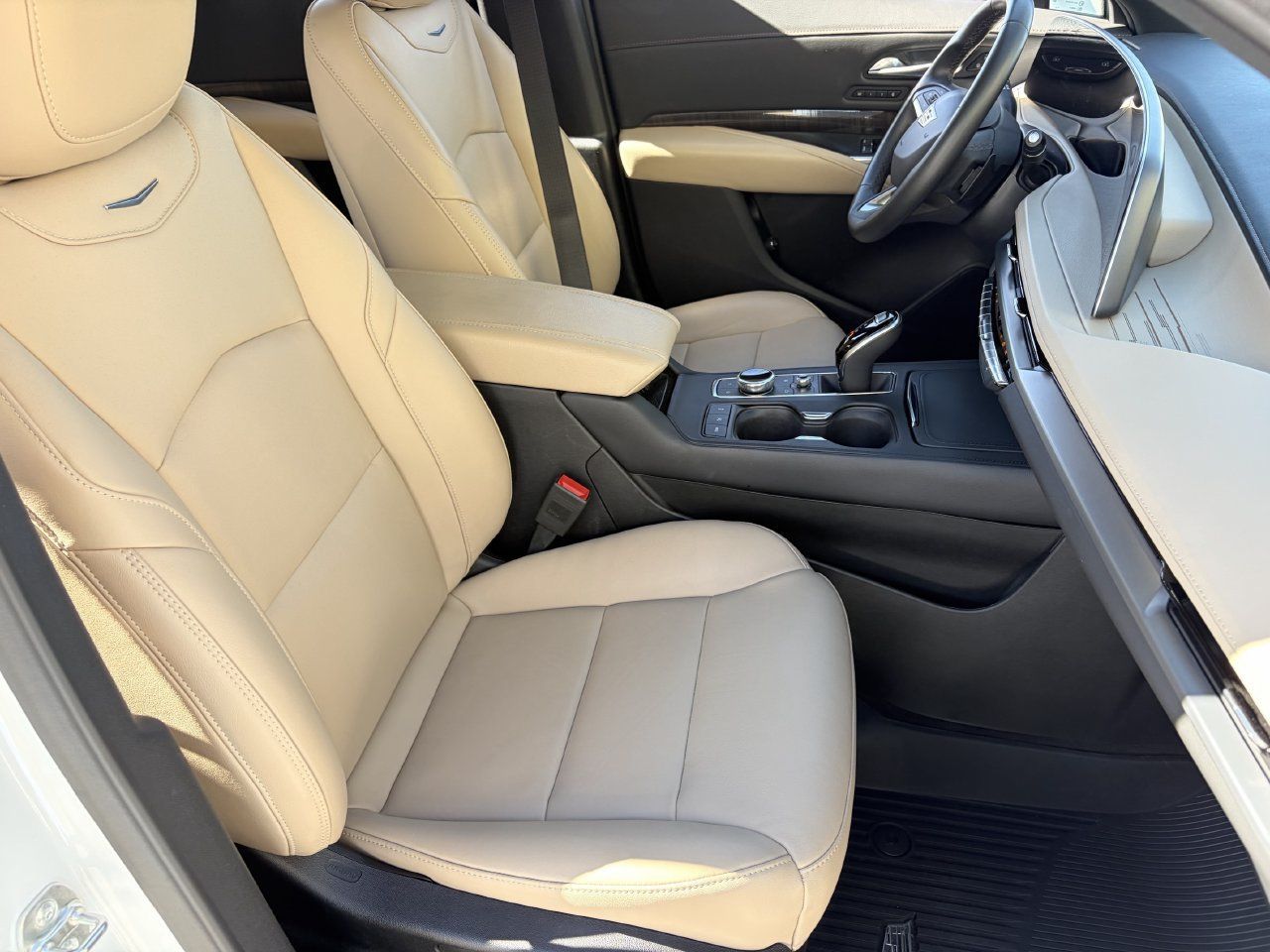 Certified 2025 Cadillac XT4 Premium Luxury FWD image 11