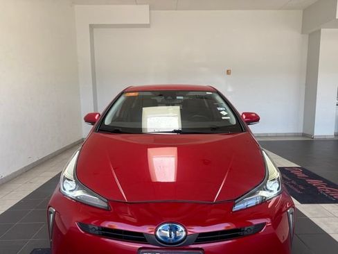 Used 2022 Toyota Prius XLE FWD image 4