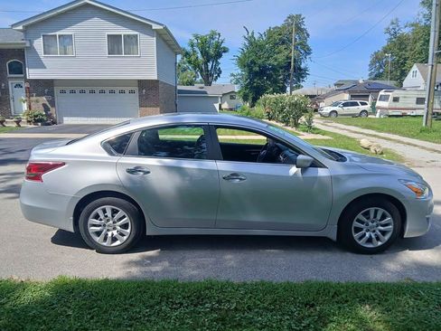 Used 2013 Nissan Altima 2.5 S FWD image 5
