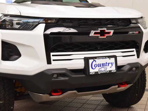 Used 2024 Chevrolet Colorado ZR2 w/ ZR2 Convenience Package III AWD/4WD image 13