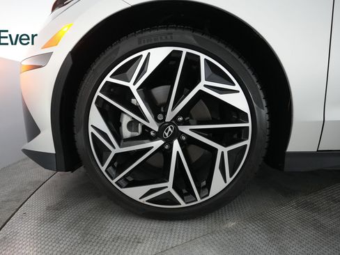 Used 2025 Hyundai Ioniq 6 SEL RWD image 19