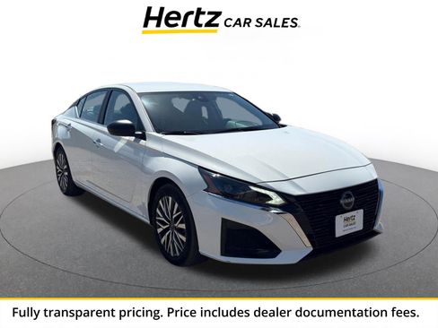 Used 2025 Nissan Altima 2.5 SV FWD image 1
