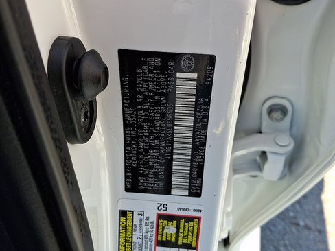 Used 2020 Toyota Camry SE FWD image 27