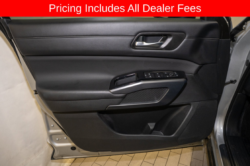 Used 2024 Nissan Pathfinder SL w/ SL Premium Package AWD/4WD image 14