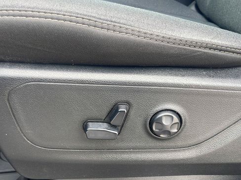 Used 2020 RAM 1500 Big Horn AWD/4WD image 17