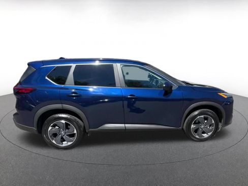 Used 2025 Nissan Rogue SV FWD image 16