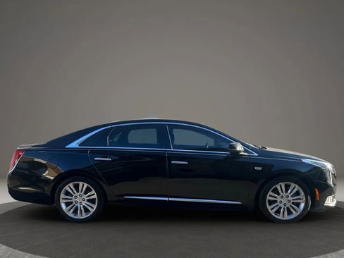 Used 2019 Cadillac XTS Luxury image 4