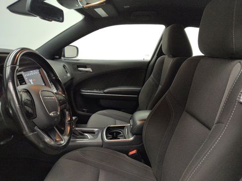 Used 2019 Dodge Charger SXT AWD/4WD image 17