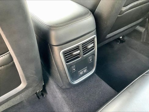 Used 2023 Chrysler 300 Touring L w/ Popular Equipment Group RWD image 10