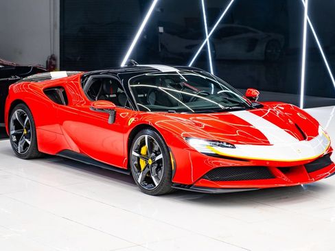 Used 2021 Ferrari SF90 Stradale AWD/4WD image 7
