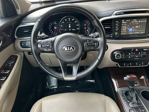 Used 2017 Kia Sorento EX w/ EX V6 Premium Package image 17